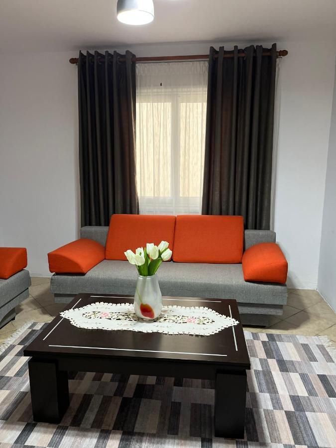 Iljazi'S Apartaments Vlorë Eksteriør bilde