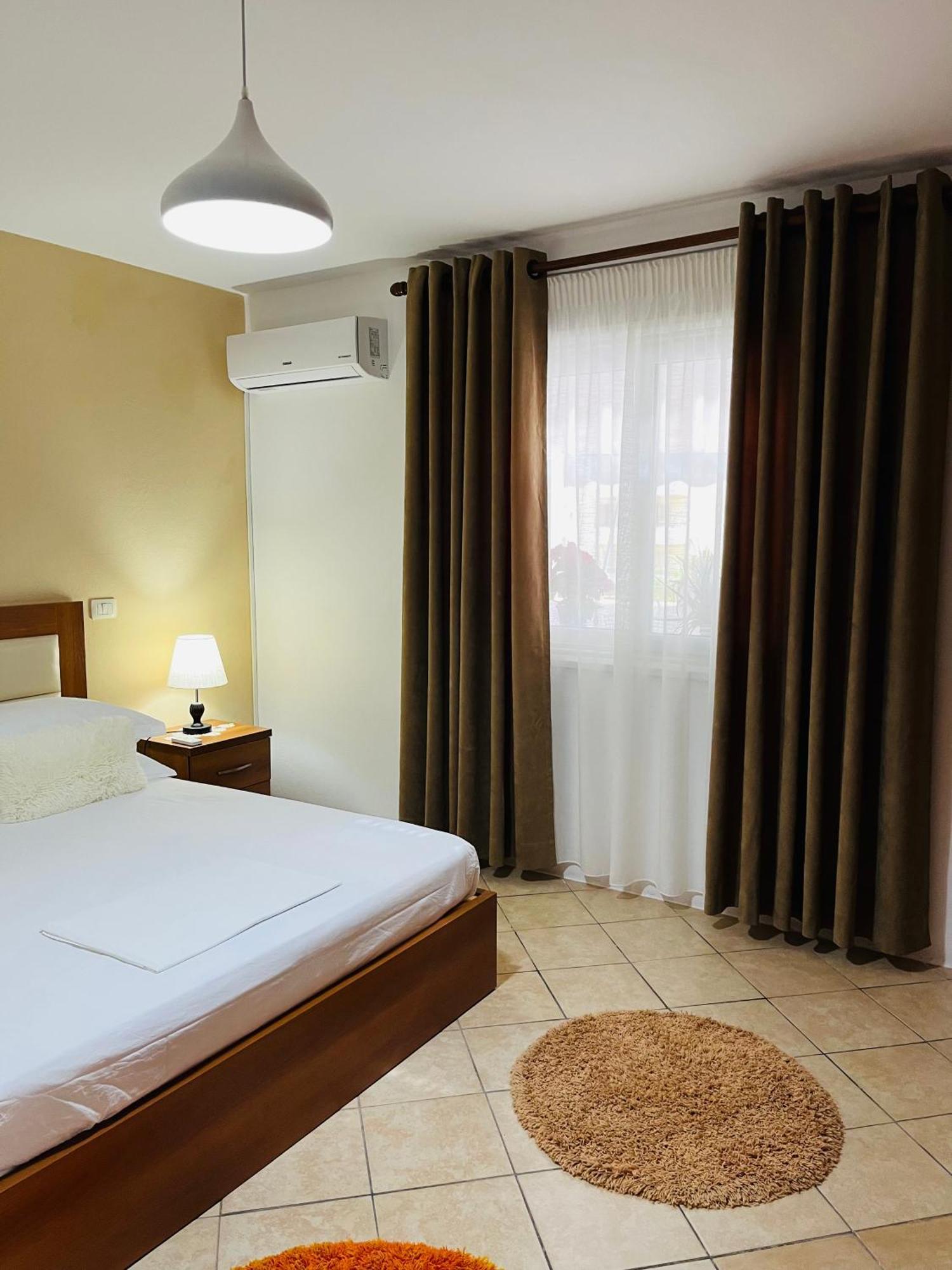 Iljazi'S Apartaments Vlorë Eksteriør bilde