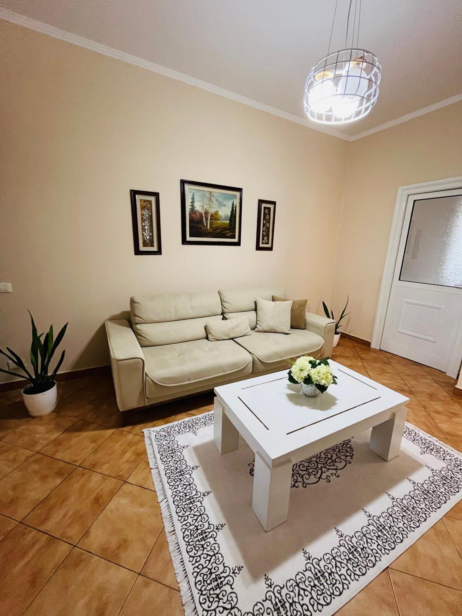 Iljazi'S Apartaments Vlorë Eksteriør bilde