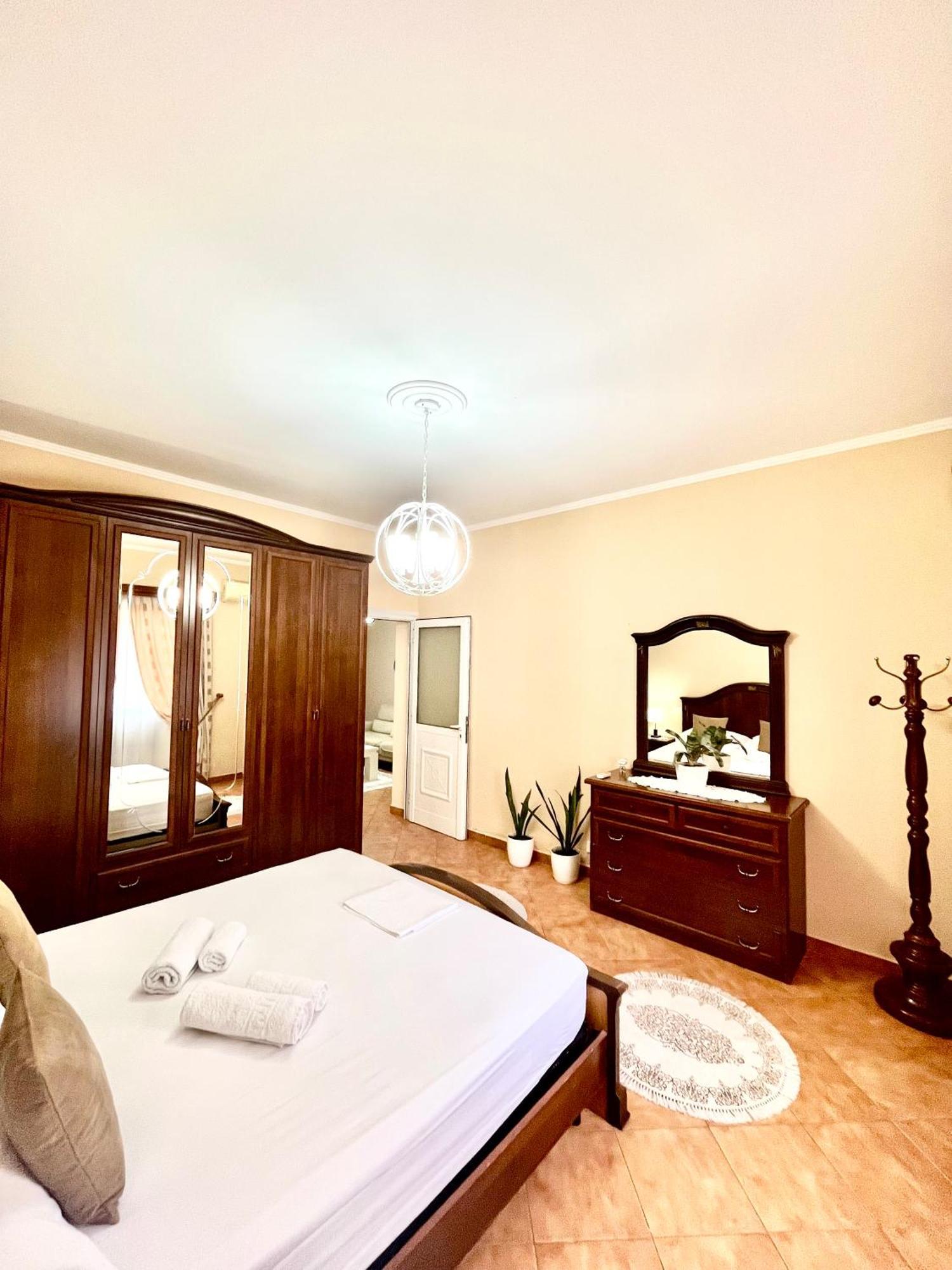 Iljazi'S Apartaments Vlorë Eksteriør bilde