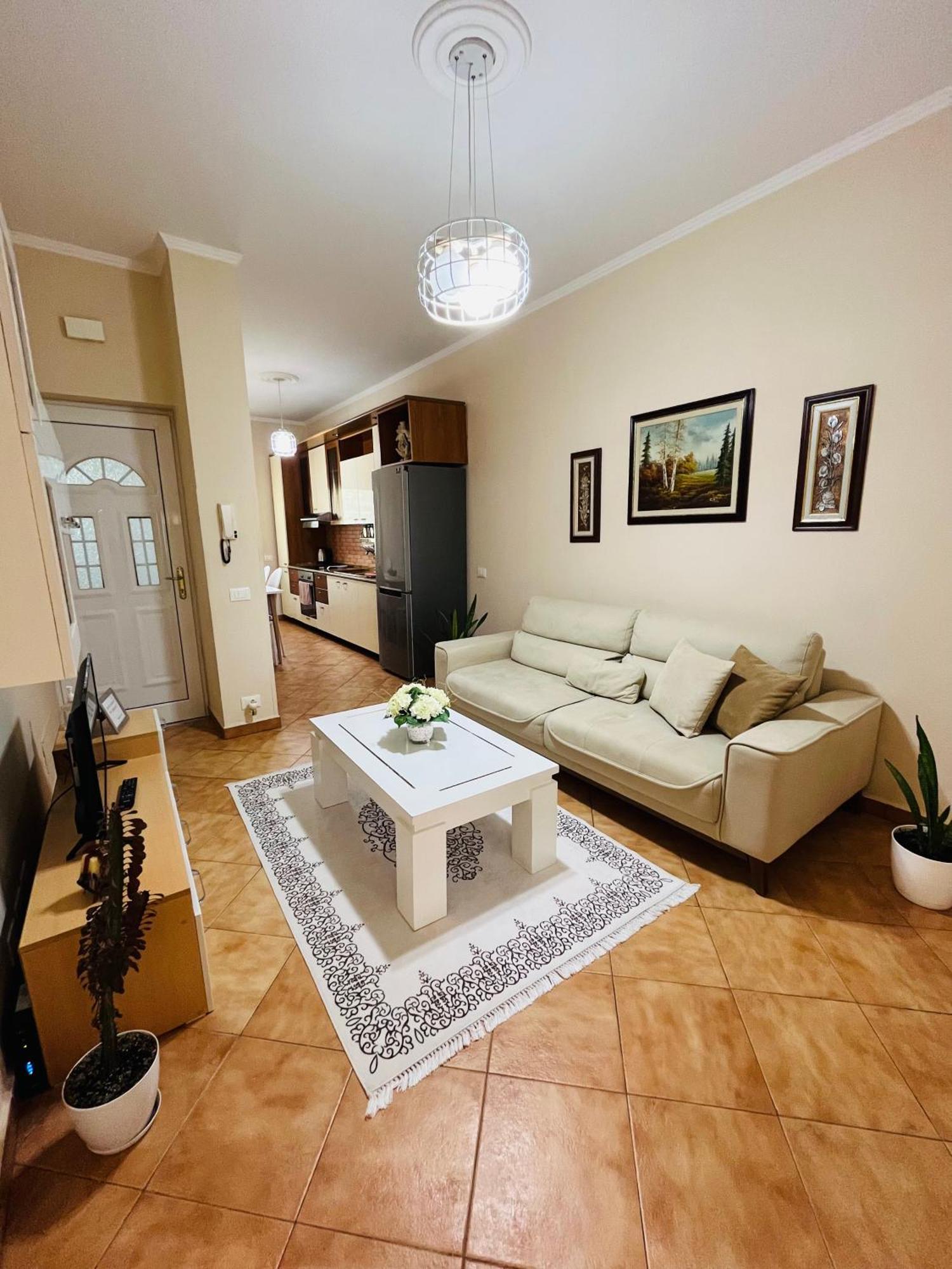 Iljazi'S Apartaments Vlorë Eksteriør bilde
