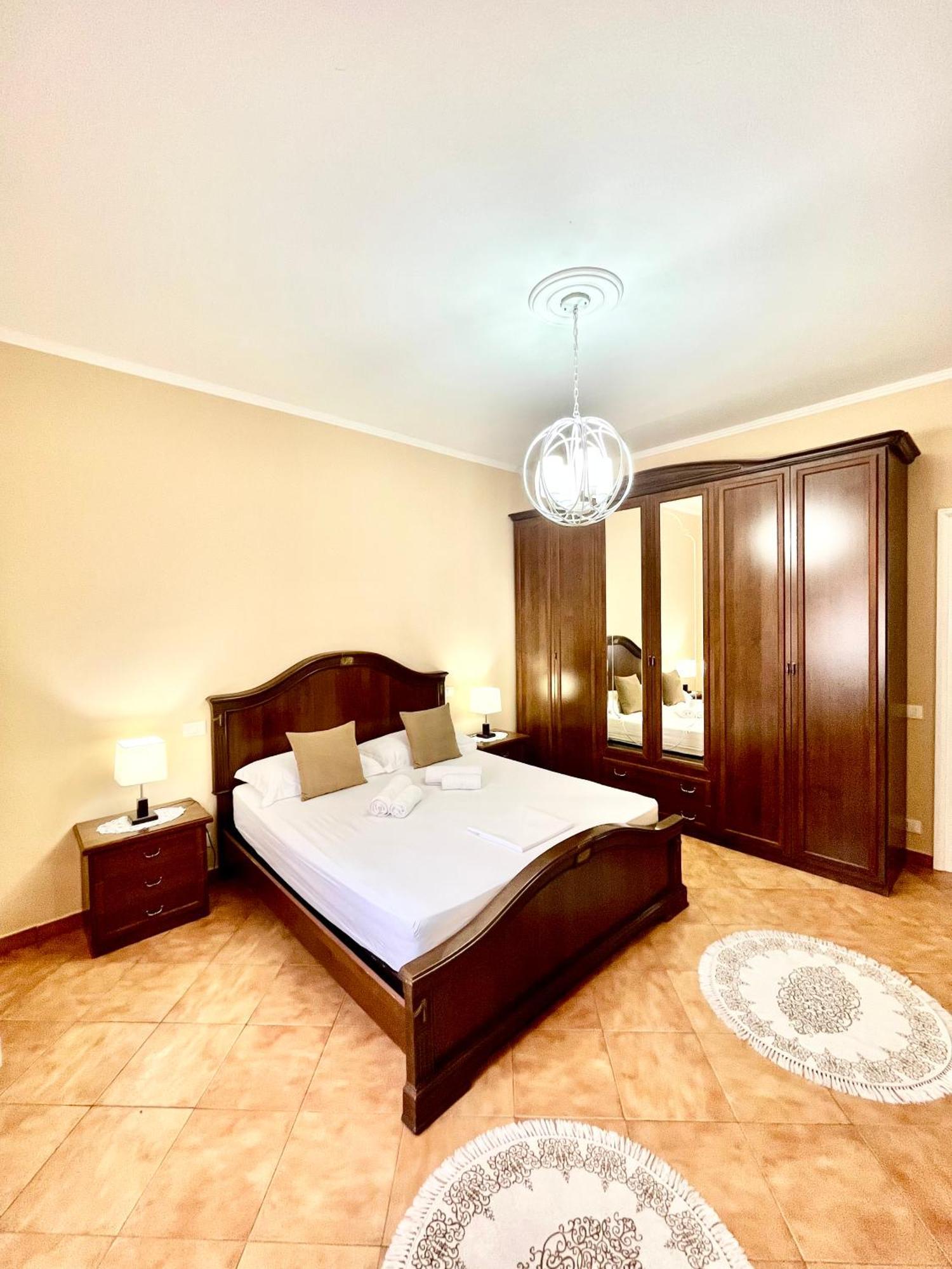 Iljazi'S Apartaments Vlorë Eksteriør bilde