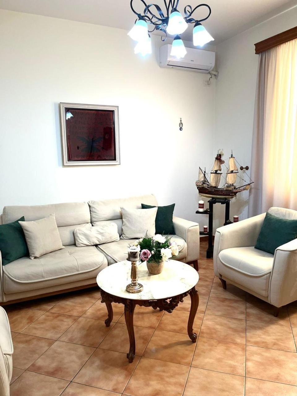Iljazi'S Apartaments Vlorë Eksteriør bilde