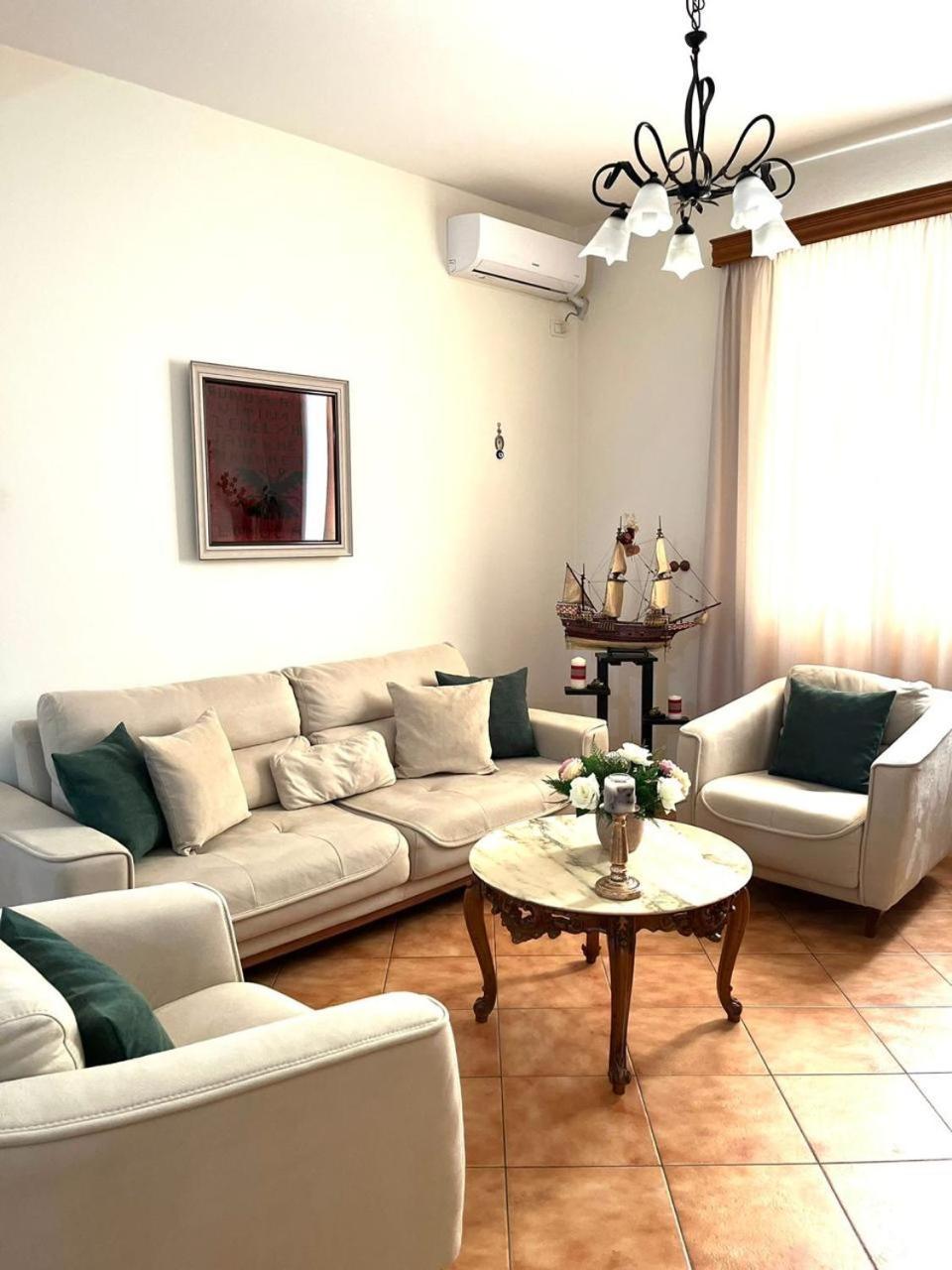 Iljazi'S Apartaments Vlorë Eksteriør bilde