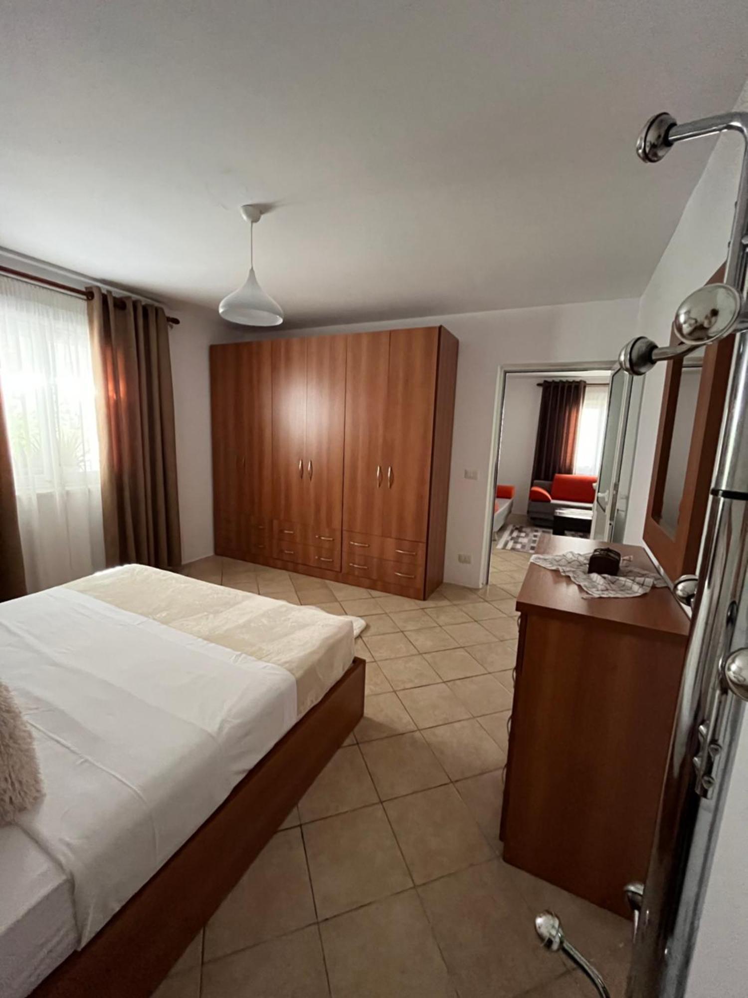 Iljazi'S Apartaments Vlorë Eksteriør bilde